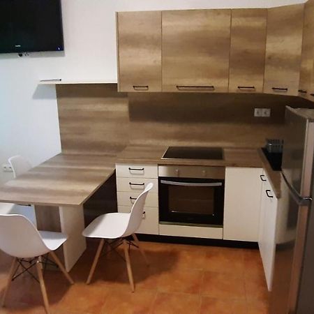Apartman In Rab Town Exteriör bild